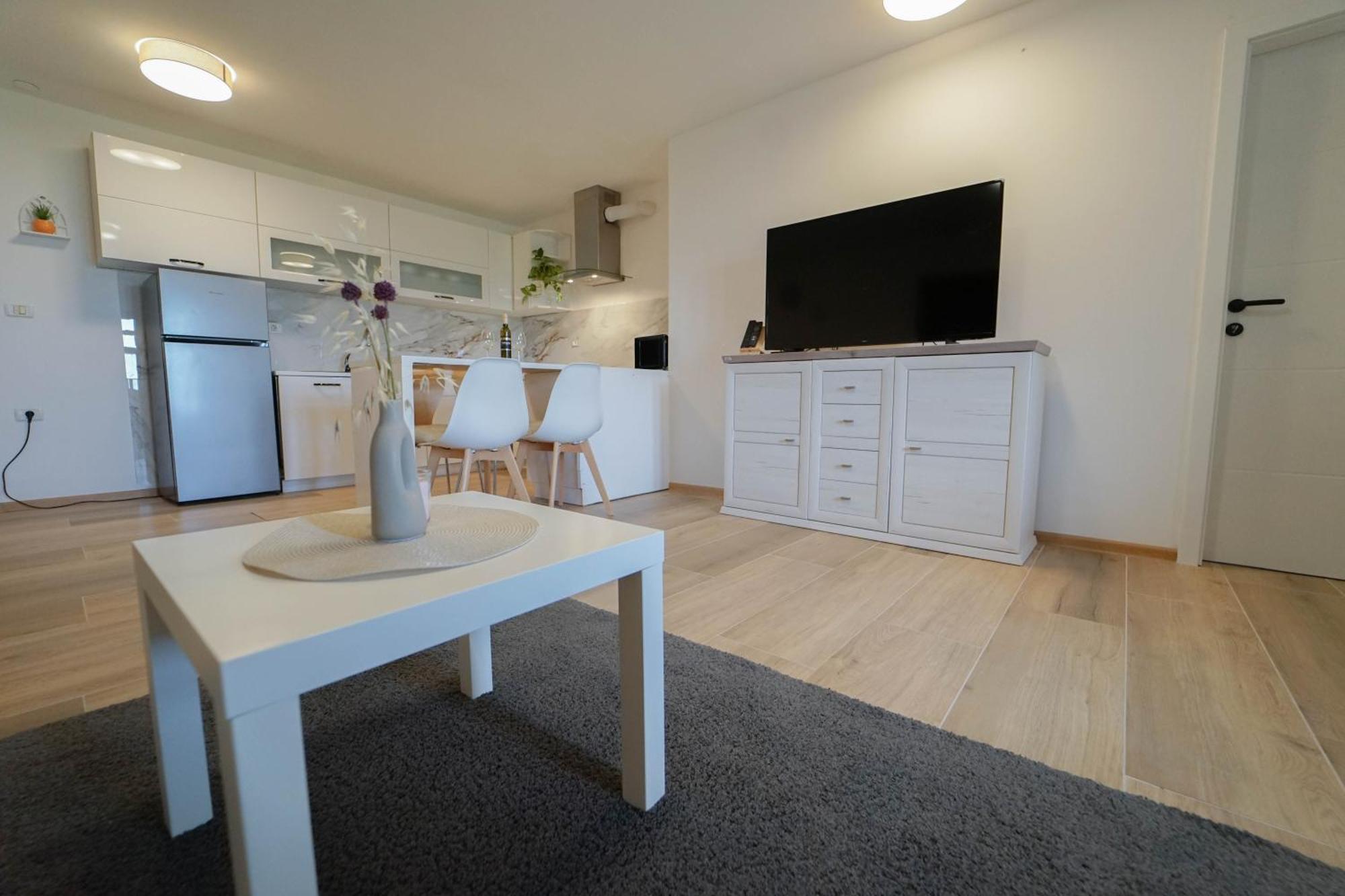 Apartment Moon Pobegi Exteriör bild